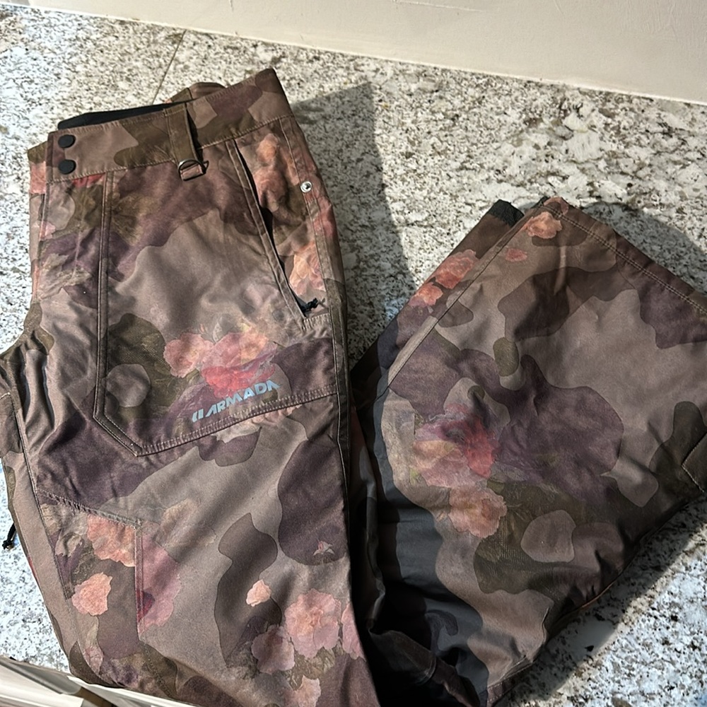 Armada Lenox Insulated Pants NWOT